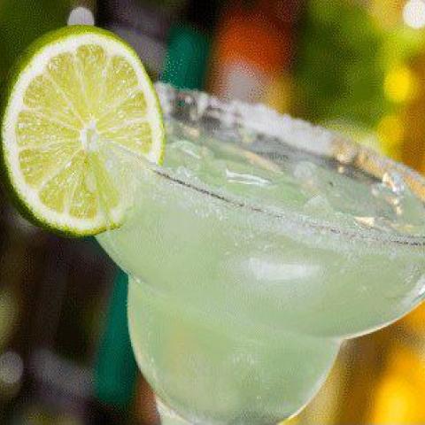 Margarita glass with a lemon slice